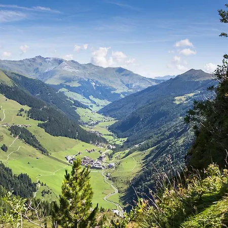 Haus Marchegg Appartement Tux