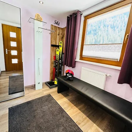 Haus Marchegg * Tux